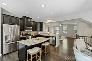 1317 Queen Lyon Ct, Charlotte, NC 28205 - Photo 8