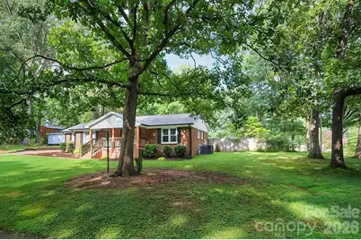 602 Holly Circle, Mount Holly, NC 28120 - Photo 4
