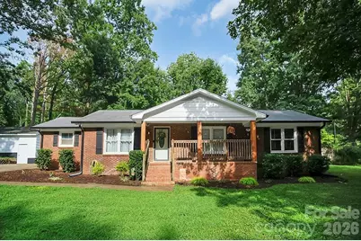 602 Holly Circle, Mount Holly, NC 28120 - Photo 2