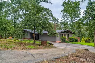 520 Washburn Rd, Spruce Pine, NC 28777 - Photo 2
