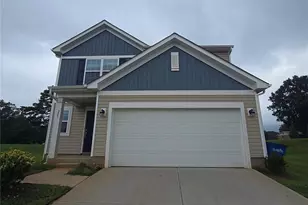 223 Brentwood Dr, Statesville, NC 28625 - Photo 1