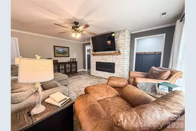 402 Wilton Avenue, West Jefferson, NC 28694 - Photo 16
