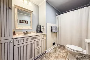 402 Wilton Ave, West Jefferson, NC 28694 - Photo 34