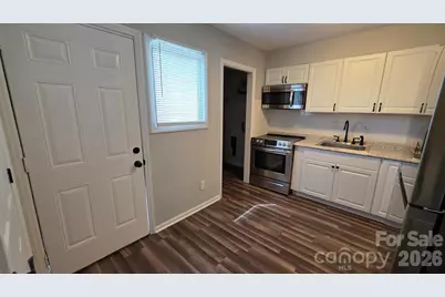 7906 Oak Meadow Court, Charlotte, NC 28210 - Photo 10