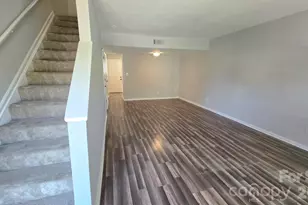7906 Oak Meadow Ct, Charlotte, NC 28210 - Photo 2