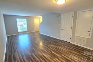 7906 Oak Meadow Ct, Charlotte, NC 28210 - Photo 6