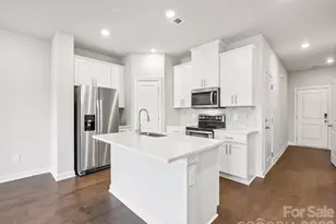 9045 Foggy Brook Loop, Charlotte, NC 28216 - Photo 4