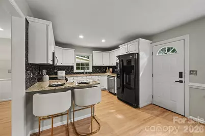 4242 Garvin Drive, Charlotte, NC 28269 - Photo 8