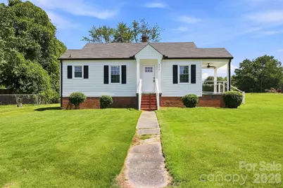 203 Magnolia Avenue, Great Falls, SC 29055 - Photo 1