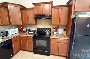 7736 Ponderosa Ln, Charlotte, NC 28215 - Photo 16
