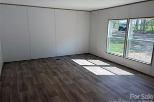 816 Hough St, Mount Croghan, SC 29727 - Photo 8