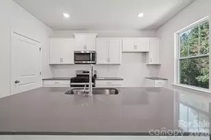 126 Ridgehaven Dr, Waynesville, NC 28786 - Photo 10