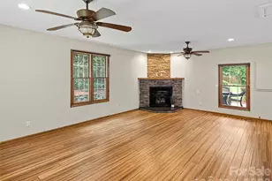 8 English Pl, Candler, NC 28715 - Photo 6