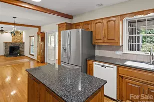 8 English Pl, Candler, NC 28715 - Photo 12