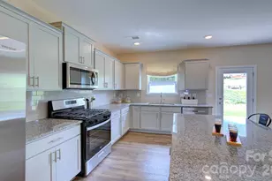 73 Ridgehaven Dr, Waynesville, NC 28786 - Photo 8