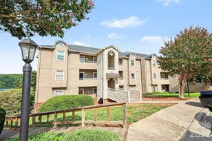 9817 Emerald Point Dr, Charlotte, NC 28278 - Photo 4