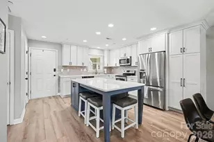 9817 Emerald Point Dr, Charlotte, NC 28278 - Photo 16
