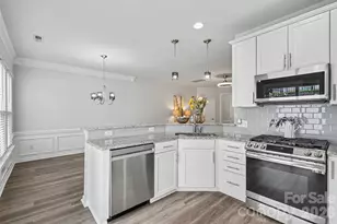 2447 Diplomat Ln, Charlotte, NC 28210 - Photo 12