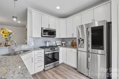 2447 Diplomat Lane, Charlotte, NC 28210 - Photo 10