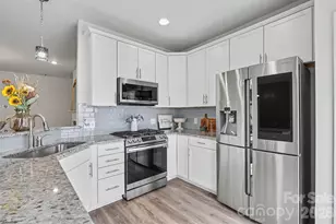 2447 Diplomat Ln, Charlotte, NC 28210 - Photo 10