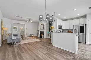 2447 Diplomat Ln, Charlotte, NC 28210 - Photo 6