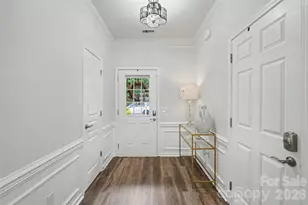 2447 Diplomat Ln, Charlotte, NC 28210 - Photo 2