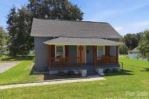 105 Park St, Clover, SC 29710 - Photo 2
