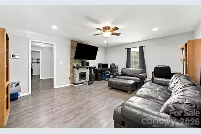 105 Park Street, Clover, SC 29710 - Photo 4