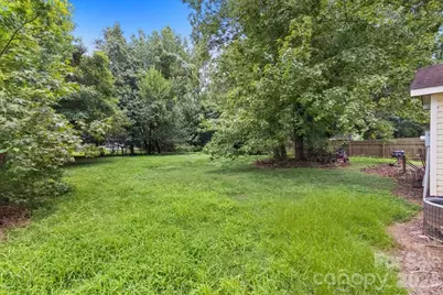 615 Pennwood Lane, Charlotte, NC 28215 - Photo 6