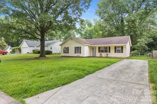 615 Pennwood Ln, Charlotte, NC 28215 - Photo 2