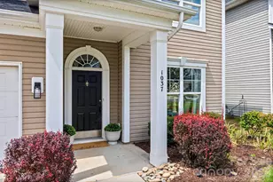 1037 Fleming Ln, Matthews, NC 28104 - Photo 2