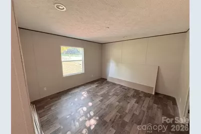 34 S Gaither Avenue, Newton, NC 28658 - Photo 4