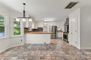 915 Brightmoor Dr, Matthews, NC 28105 - Photo 14