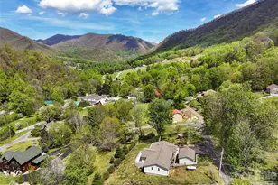 30 Hillcrest Rd, Maggie Valley, NC 28751 - Photo 2