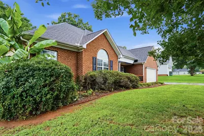 359 Linsbury Court, Gastonia, NC 28056 - Photo 2
