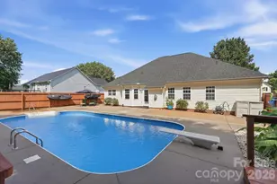 359 Linsbury Ct, Gastonia, NC 28056 - Photo 36