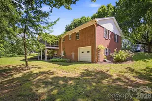1009 Randolph Cir SE, Lenoir, NC 28645 - Photo 10