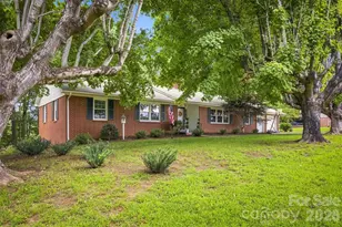 1009 Randolph Cir SE, Lenoir, NC 28645 - Photo 1