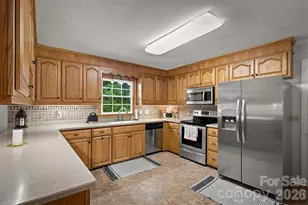 1009 Randolph Cir SE, Lenoir, NC 28645 - Photo 14