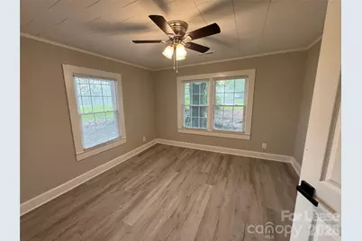 1514 W May Avenue, Gastonia, NC 28052 - Photo 6