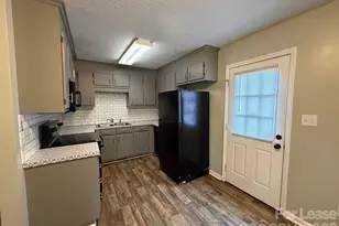 640 Pee Dee Ave, Albemarle, NC 28001 - Photo 6