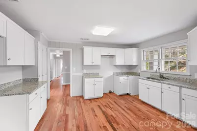 624 Brentwood Court, Winston Salem, NC 27104 - Photo 8
