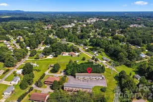102 King Henry Ln, Granite Falls, NC 28630 - Photo 2