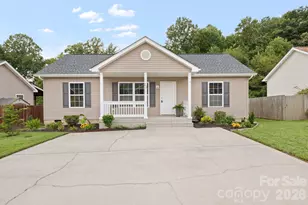53 W Newberry Dr, Fletcher, NC 28732 - Photo 1