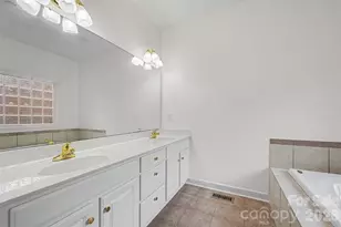1928 Twin Ponds Dr, Hickory, NC 28602 - Photo 24