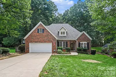 1928 Twin Ponds Drive, Hickory, NC 28602 - Photo 2