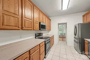 1928 Twin Ponds Dr, Hickory, NC 28602 - Photo 12