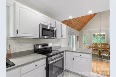 386 Madison Heights Drive, Marshall, NC 28753 - Photo 12