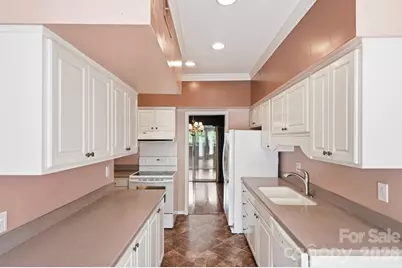 5901 Quail Hollow Road #B, Charlotte, NC 28210 - Photo 6