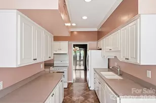 5901 Quail Hollow Rd, Charlotte, NC 28210 - Photo 6